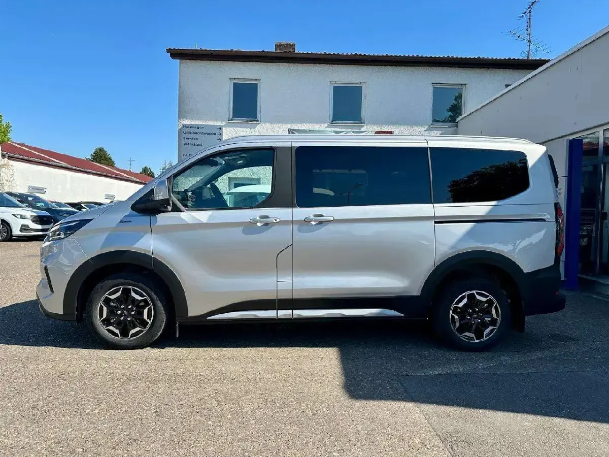 Neu Ford Tourneo Custom Active 170 PS (125 kW) 2026 Polarsilber metallic Van