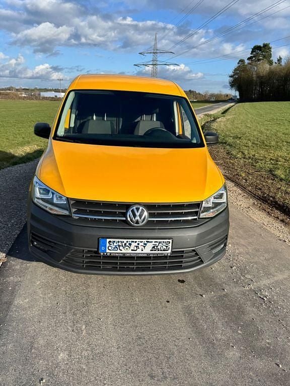 Gebraucht VW T6.1 102 PS (75 kW) 2020 Gelb Van