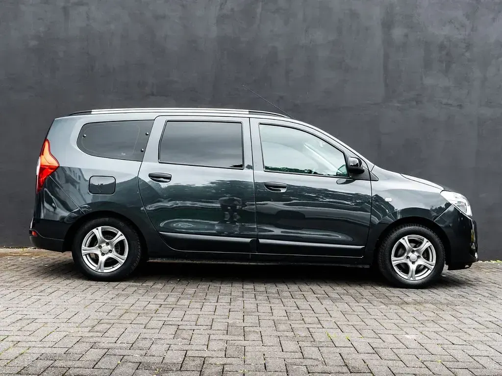 Gebraucht Dacia Lodgy Comfort 102 PS (75 kW) 2019 Grau Van / Kleinbus