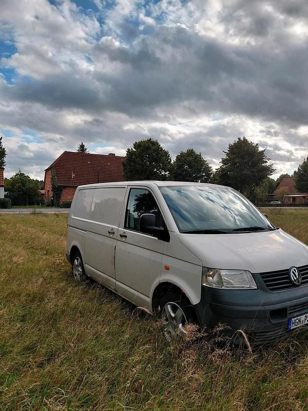 Weiß Gebraucht 2006 VW T5 Van | 5.200 € (Etwas zu teuer) - Bild 1/4