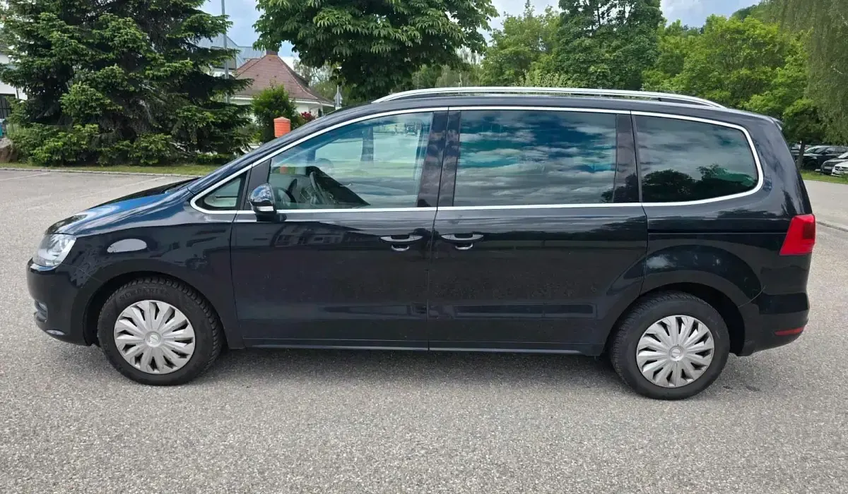 Gebraucht VW Sharan 140 PS (102 kW) 2011 Schwarz Van / Kleinbus