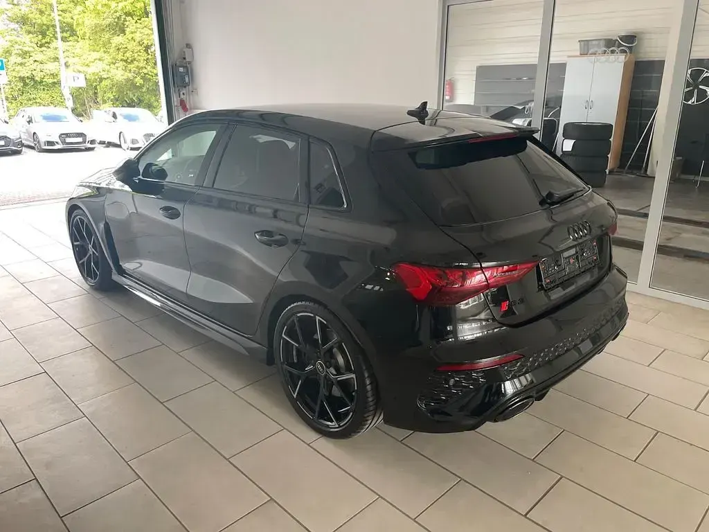 Gebraucht Audi RS3 Sport 400 PS (294 kW) 2023 Schwarz Limousine