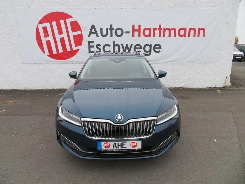Gebraucht Skoda Superb Style 200 PS (147 kW) 2023 Lavablau (metallic) Kombi
