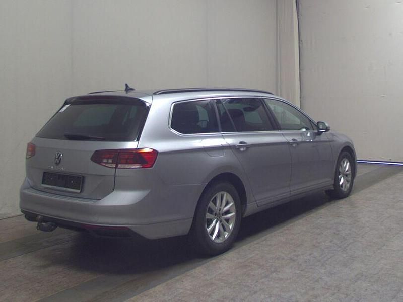 Gebraucht VW Passat Business 150 PS (110 kW) 2021 Silber Kombi