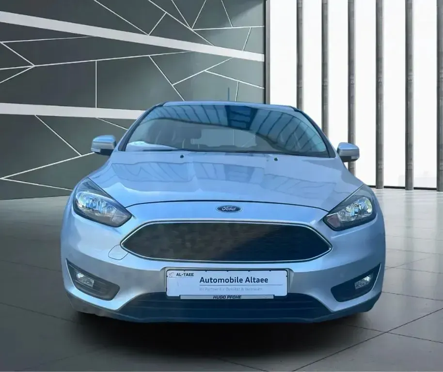 Używany Ford Focus 101 KM (74 kW) 2016 Szary Sedan/Limuzyna