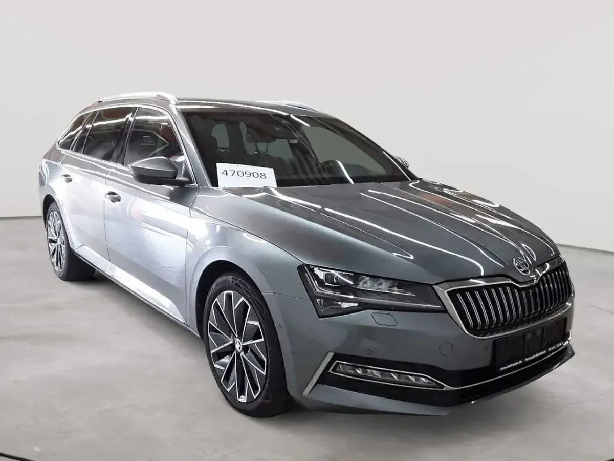 Gebraucht Skoda Superb LAURIN & KLEMENT 200 PS (147 kW) 2023 Kombi