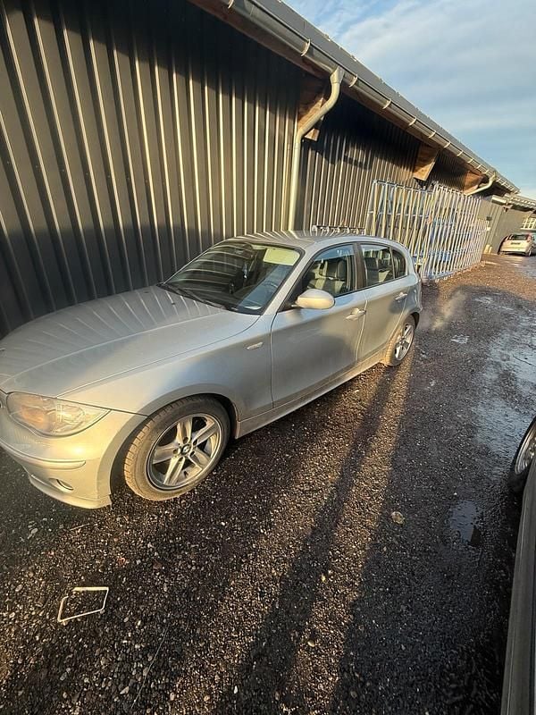 Gebraucht BMW 118 129 PS (94 kW) 2005 Grau Kleinwagen
