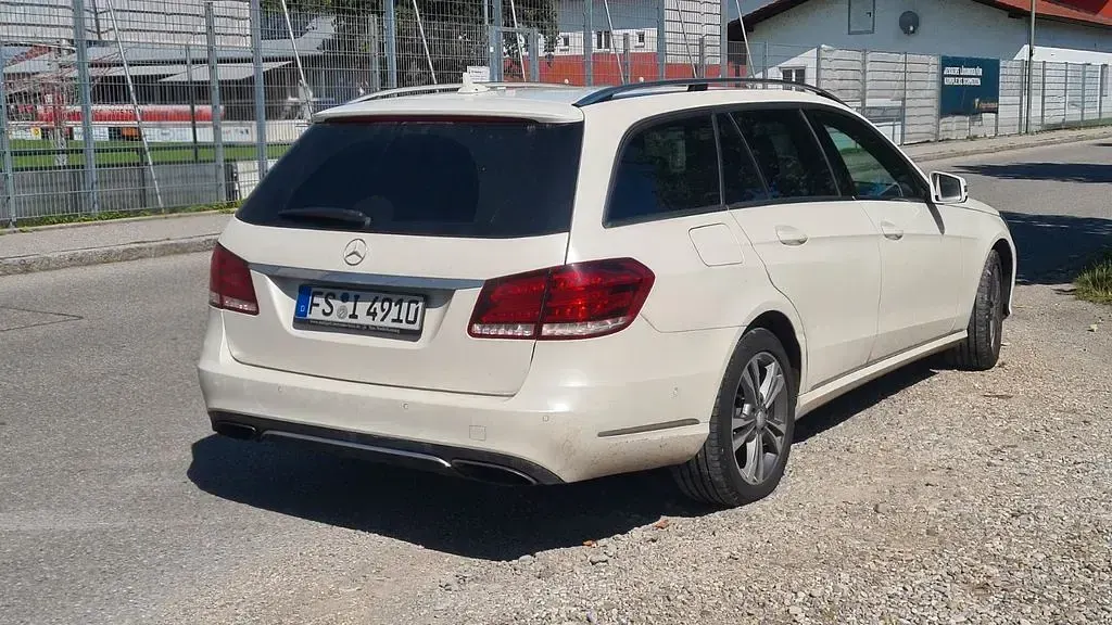 Gebraucht Mercedes E200 Avantgarde 136 PS (100 kW) 2013 Weiß Limousine