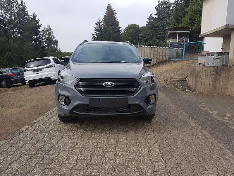 Gebraucht Ford Kuga ST-Line 179 PS (131 kW) 2019 Grau SUV