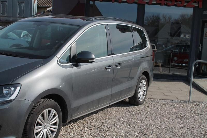 Gebraucht VW Sharan Comfortline 150 PS (110 kW) 2017 Grau Van / Kleinbus