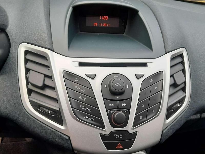 Gebraucht Ford Fiesta Ambiente 60 PS (44 kW) 2011 Kleinwagen