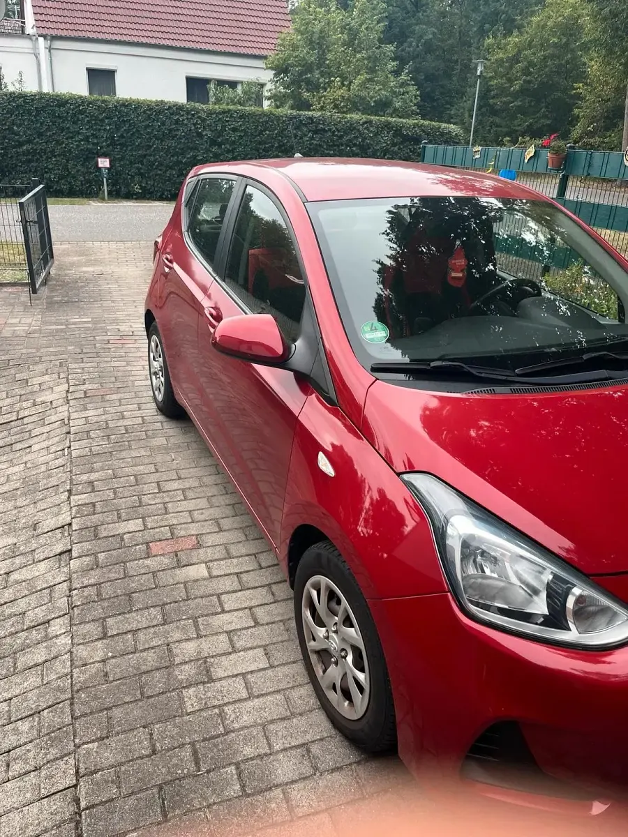 Gebraucht Hyundai i10 87 PS (63 kW) 2018 Rot Kleinwagen