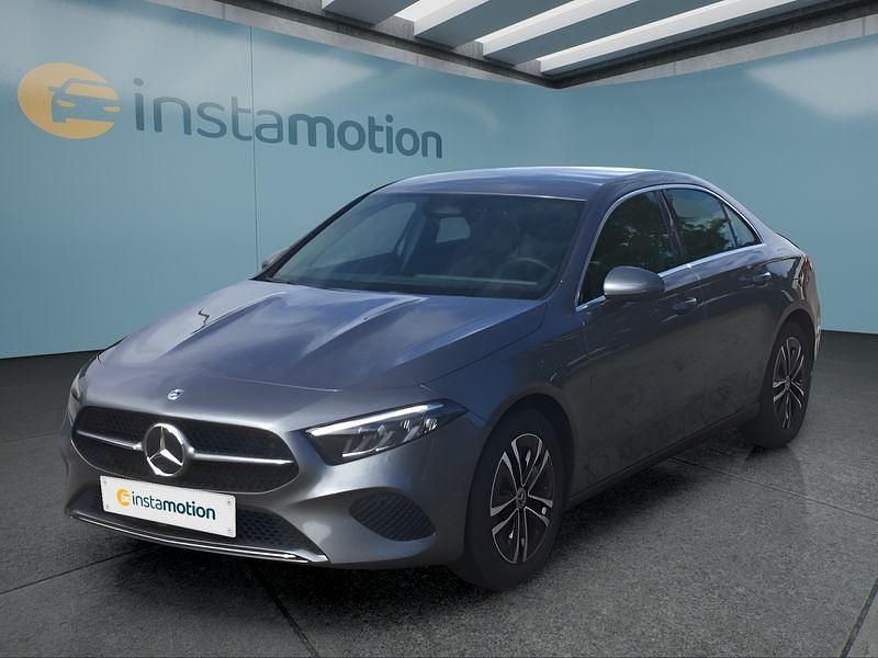 Grau Gebraucht 2024 Mercedes A180 Limousine | 30.799 € (Etwas zu teuer) - Bild 1/4