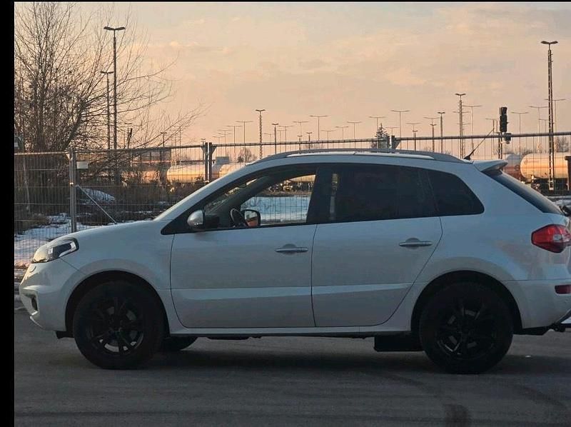 Gebraucht Renault Koleos Bose Edition 150 PS (110 kW) 2012 Weiß SUV