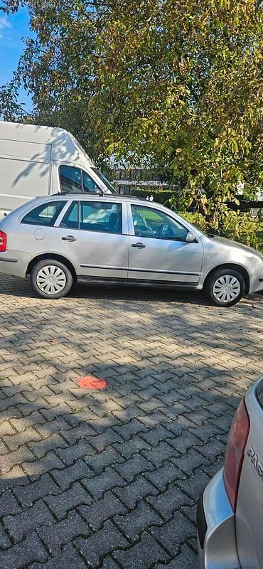 Silber Gebraucht 2004 Skoda Fabia Kombi | 500 € (Superpreis) - Bild 1/2