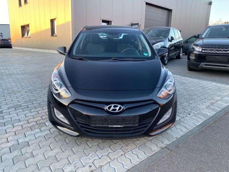 Schwarz Gebraucht 2012 Hyundai i30 Style Limousine | 4.200 € (Fairer Preis) - Bild 1/4