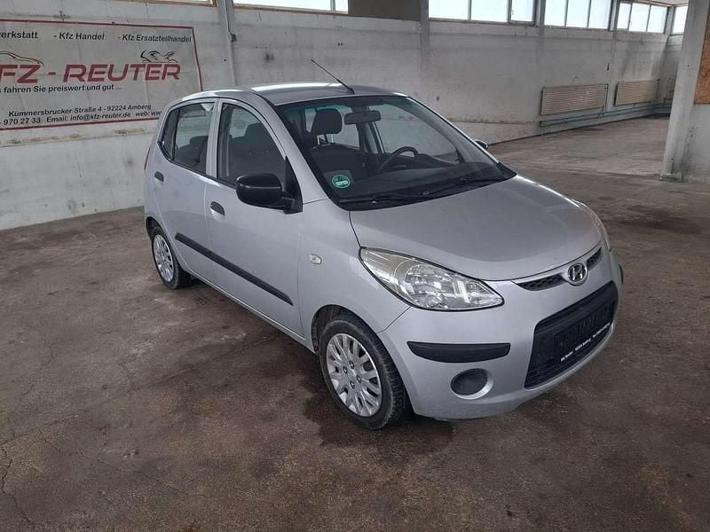 Gebraucht Hyundai i10 Edition 67 PS (49 kW) 2011 Silber Kleinwagen