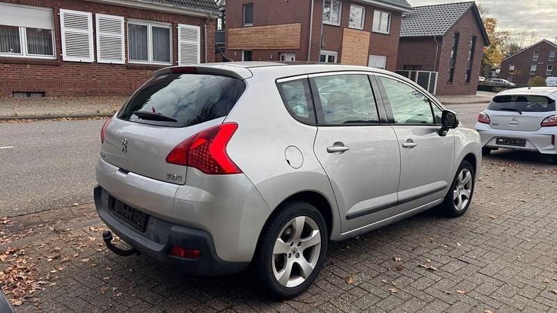 Gebraucht Peugeot 3008 Active 156 PS (114 kW) 2012 Silber Kombi