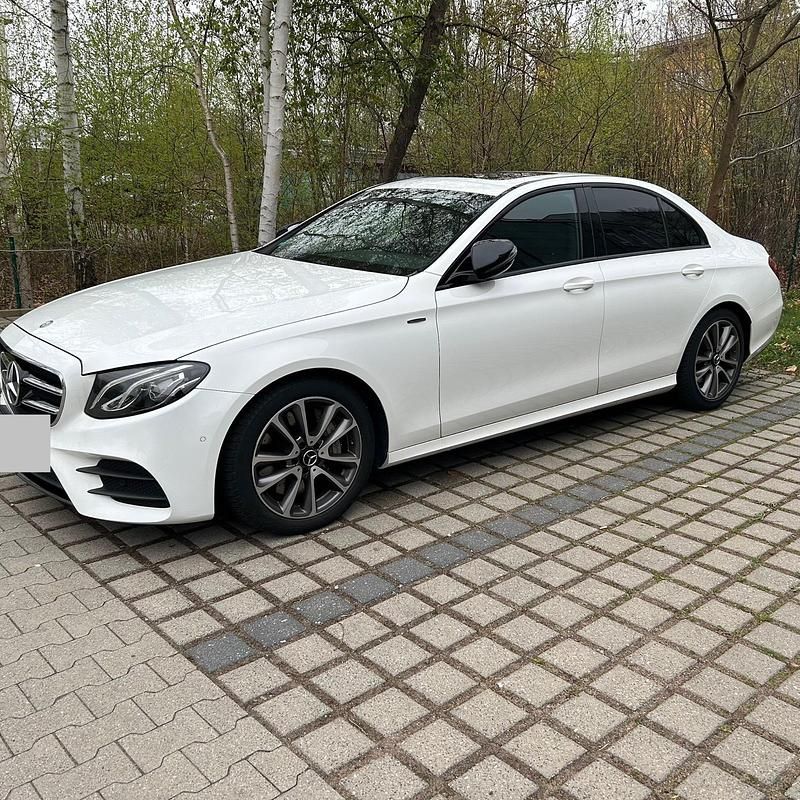 Gebraucht Mercedes E350 AMG line 258 PS (189 kW) 2017 Weiß Limousine