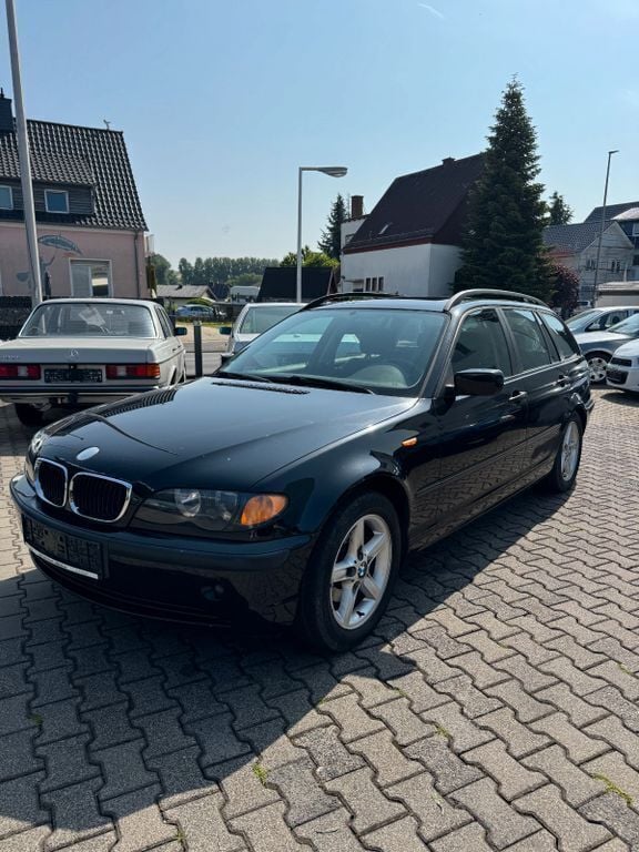 Schwarz Gebraucht 2004 BMW 318 Exclusive Kombi | 2.699 € (Fairer Preis) - Bild 1/4