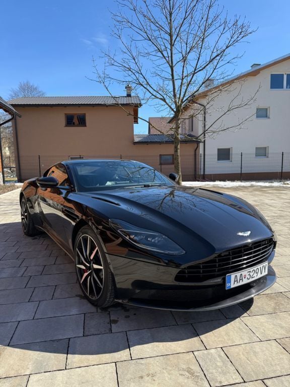 Schwarz Gebraucht 2017 Aston Martin DB11 | 92.250 € (Etwas zu teuer) - Bild 1/4