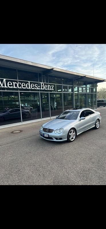 Grau Gebraucht 2005 Mercedes CLK55 AMG AMG Coupé | 15.000 € - Bild 1/4
