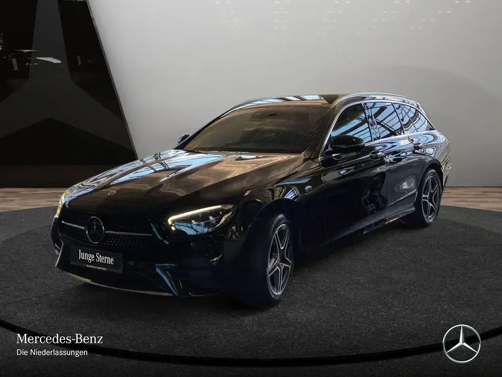 Gebraucht Mercedes E300 AMG 194 PS (142 kW) 2023 Unilack schwarz uni Kombi
