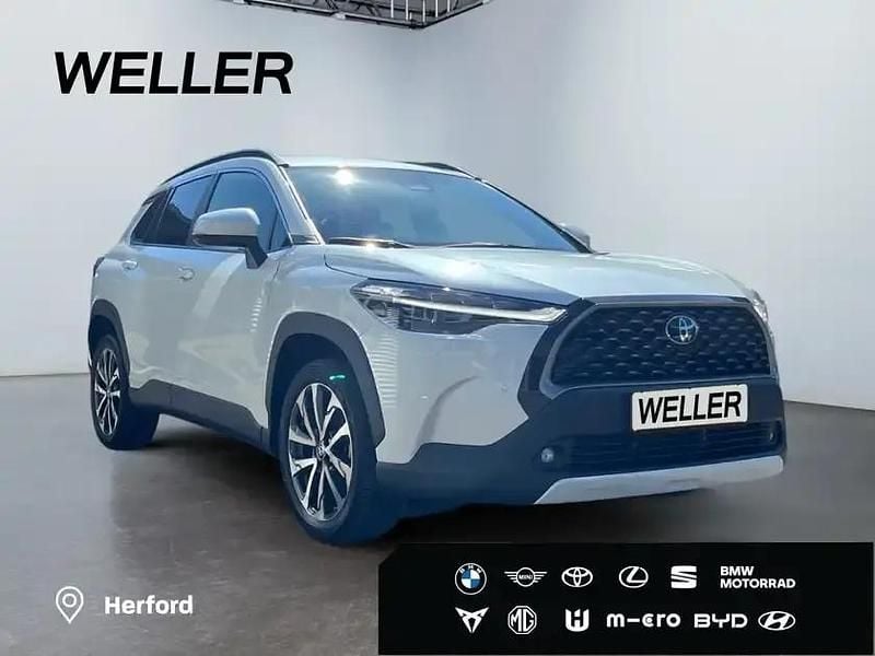 Gebraucht Toyota Corolla Cross Team 140 PS (102 kW) 2024 Weiss SUV