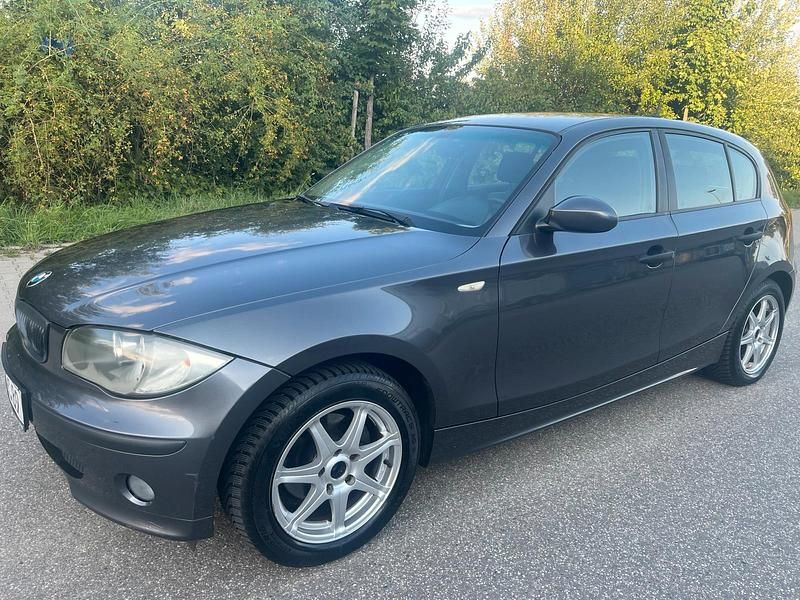 Grau Gebraucht 2006 BMW 116 Kleinwagen | 2.790 € (Fairer Preis) - Bild 1/4