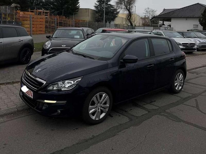Gebraucht Peugeot 308 Active 131 PS (96 kW) 2014 Dark blue/metalliclackierung Limousine