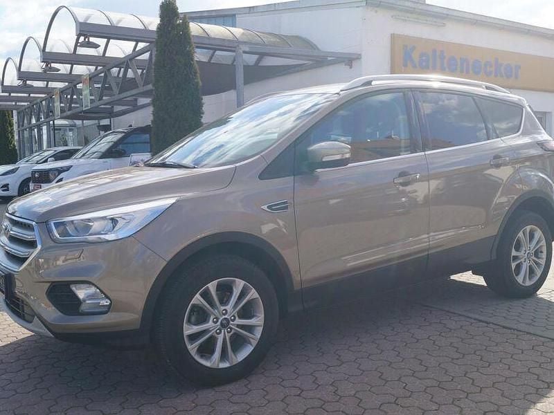 Gebraucht Ford Kuga Titanium 150 PS (110 kW) 2018 Silber SUV