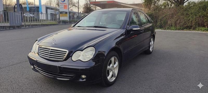 Gebraucht Mercedes C200 163 PS (119 kW) 2006 Blau Limousine