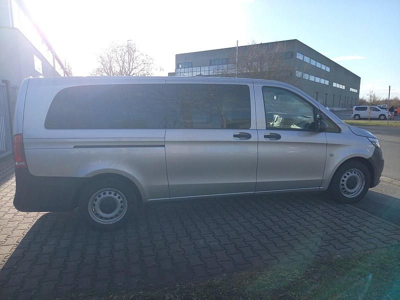 Gebraucht Mercedes Vito 163 PS (119 kW) 2020 Silber Van