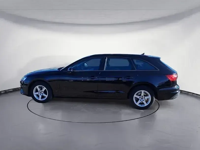 Gebraucht Audi A4 Ambiente 163 PS (119 kW) 2023 Schwarz Kombi