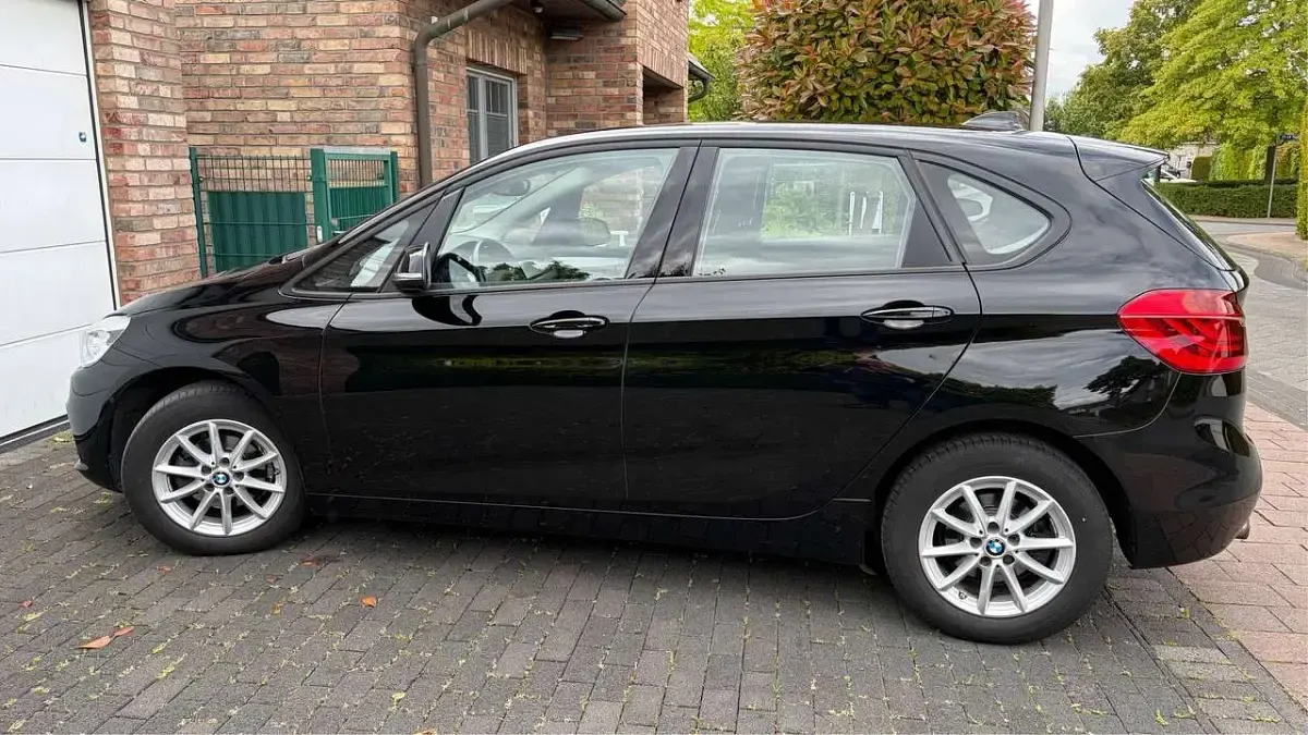 Gebraucht BMW 216 Active Tourer Advantage 102 PS (75 kW) 2017 Schwarz Van / Kleinbus