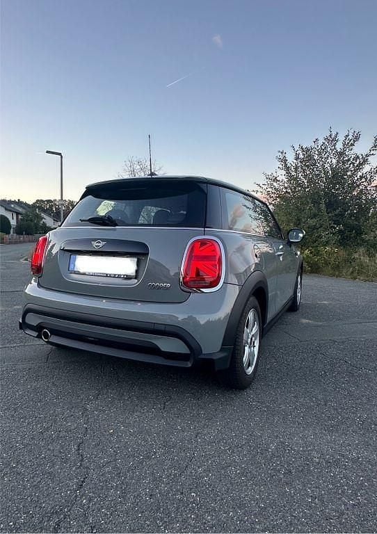 Grau Gebraucht 2022 Mini Cooper Essential Kleinwagen | 22.980 € (Fairer Preis) - Bild 1/4