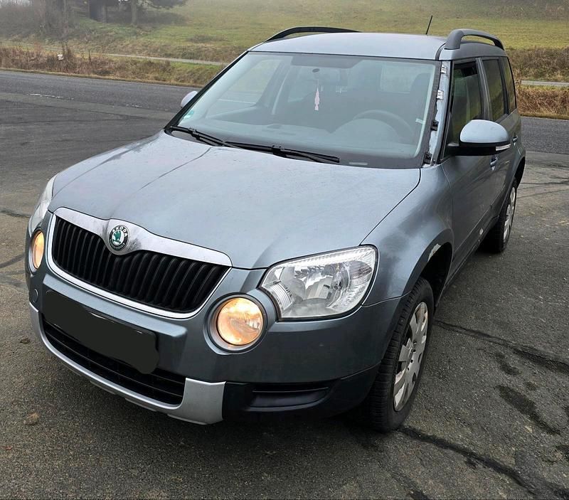 Blau Gebraucht 2011 Skoda Yeti SUV | 2.500 € (Superpreis) - Bild 1/4