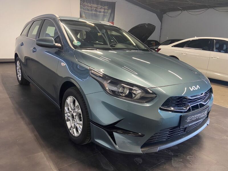 Gebraucht Kia Ceed Sportswagon 136 PS (100 kW) 2024 (usg) yucca stahlgrau met. Kombi