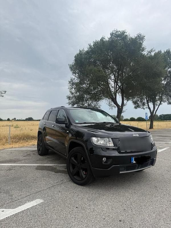 Schwarz Gebraucht 2013 Jeep Cherokee SUV | 16.450 € - Bild 1/4