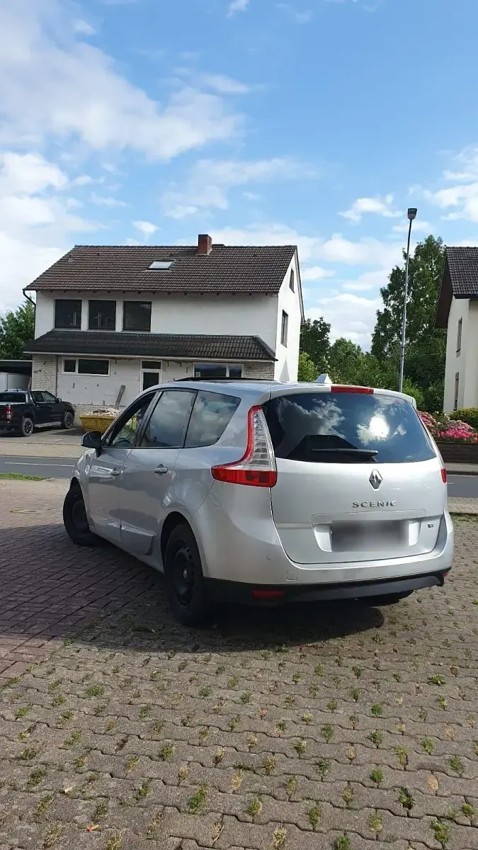 Gebraucht Renault Grand Scénic III 131 PS (96 kW) 2010 Silber Van / Kleinbus