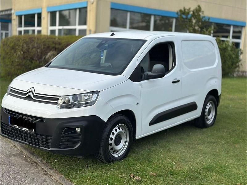 Second-hand Citroën Berlingo Shine 131 CP (96 kW) 2019 Alb Monovolum
