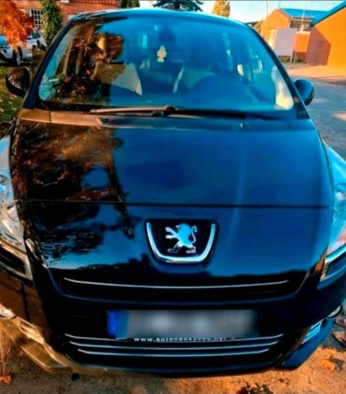 Blau Gebraucht 2010 Peugeot 5008 Van / Kleinbus | 2.999 € (Teuer) - Bild 1/4
