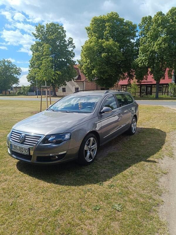 Grau Gebraucht 2006 VW Passat Comfortline Limousine | 2.000 € (Guter Preis) - Bild 1/4