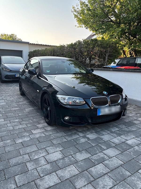 Schwarz Gebraucht 2011 BMW 325 M Sport Coupé | 9.500 € (Fairer Preis) - Bild 1/4