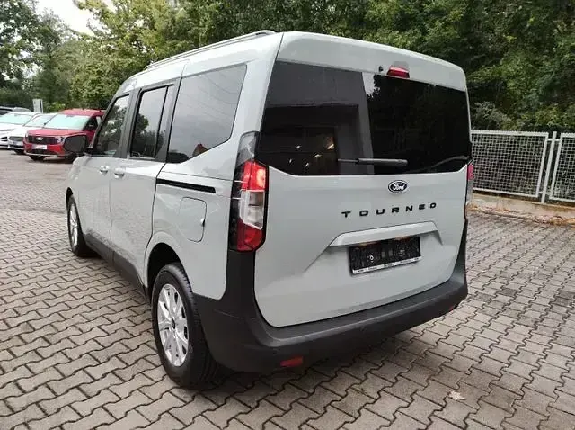 Gebraucht Ford Tourneo Courier Titanium 125 PS (91 kW) 2025 Grau Van / Kleinbus