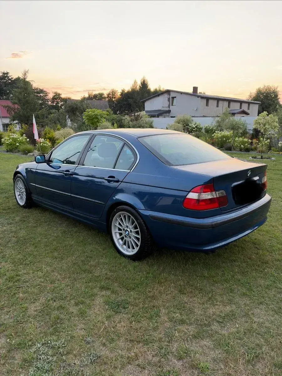Gebraucht BMW 330 184 PS (135 kW) 2002 Blau Limousine