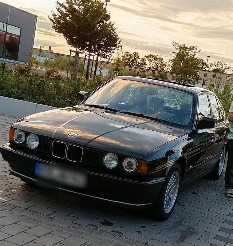 Schwarz Gebraucht 1990 BMW 520 Limousine | 9.000 € - Bild 1/4