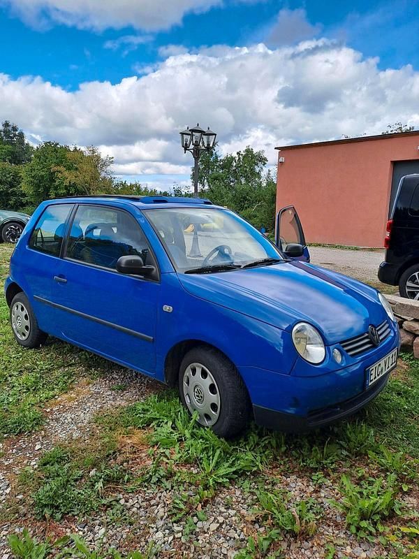 Blau Gebraucht 2000 VW Lupo Kleinwagen | 450 € (Superpreis) - Bild 1/4