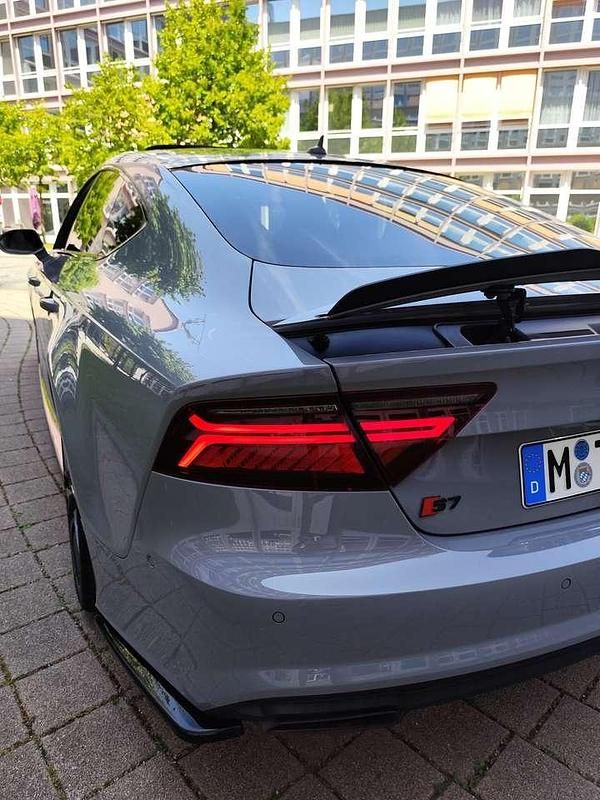 Grau Gebraucht 2017 Audi A7 Sportback Competition Kleinwagen | 34.500 € (Teuer) - Bild 1/4