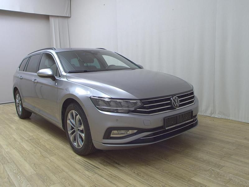 Gebraucht VW Passat Pro 150 PS (110 kW) 2022 Silber Kombi